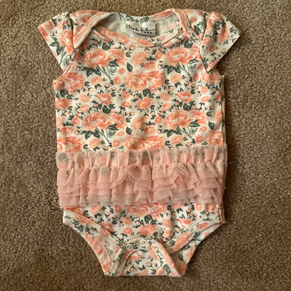 SOLD Nicole Miller New York set of 4 Onesies 6-9 months